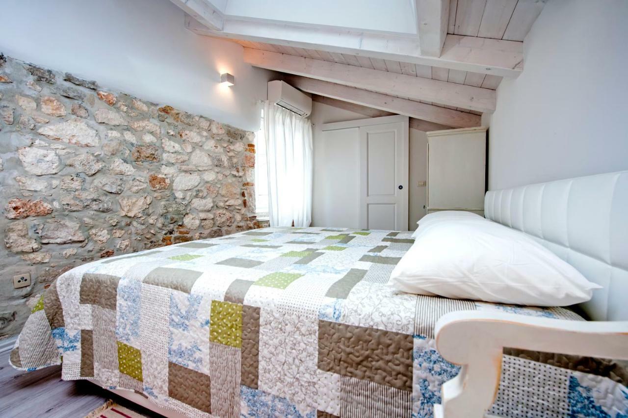 Apartment And Studio Ca' 3 Vie Rovinj Extérieur photo