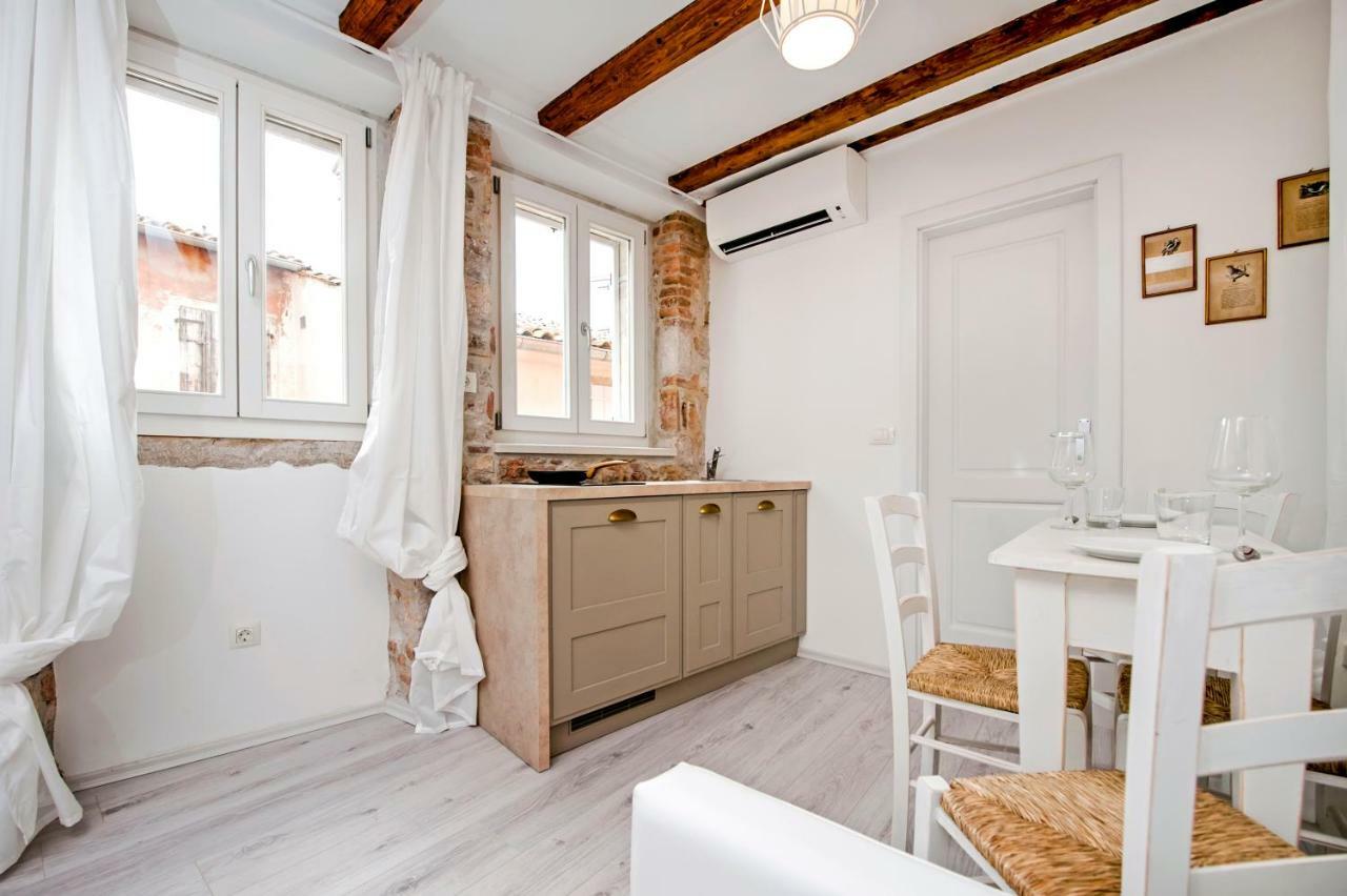 Apartment And Studio Ca' 3 Vie Rovinj Extérieur photo
