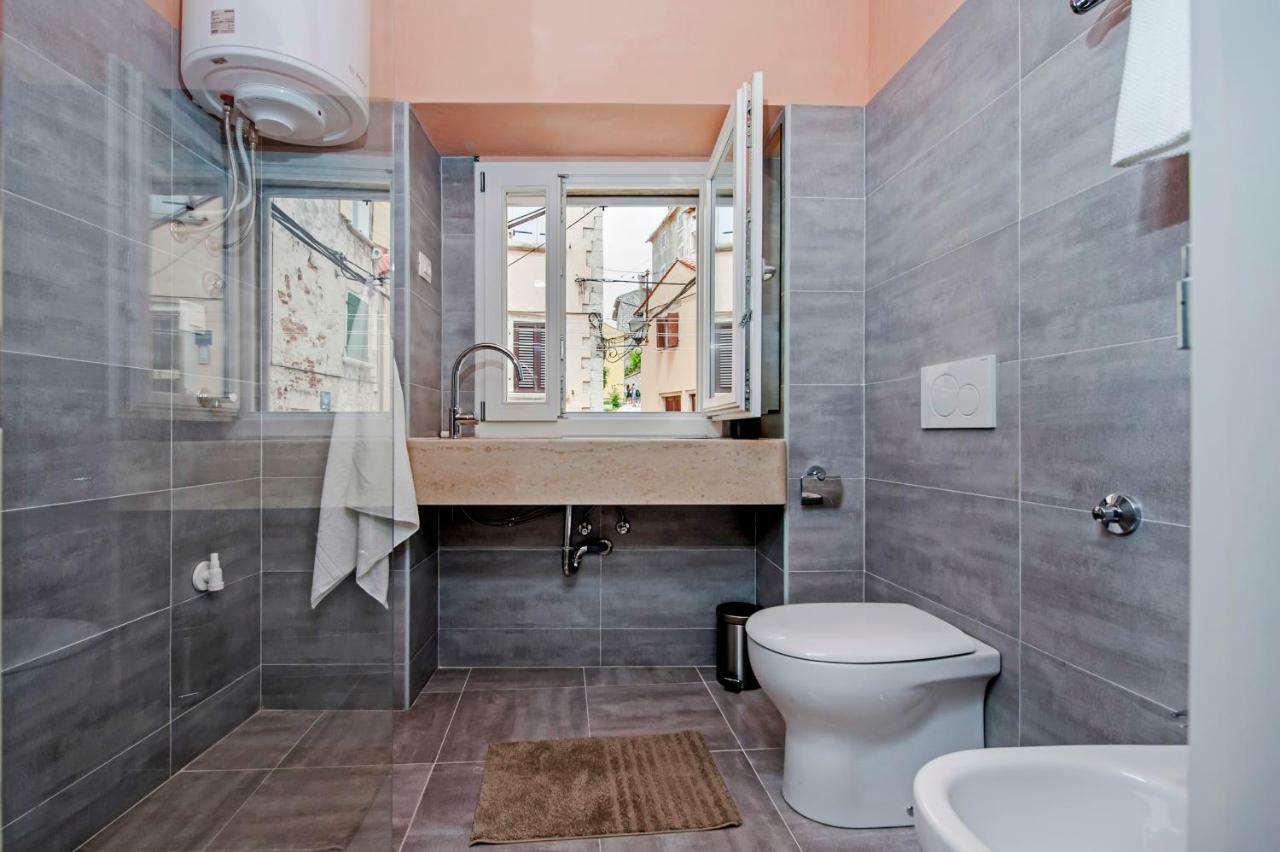 Apartment And Studio Ca' 3 Vie Rovinj Extérieur photo