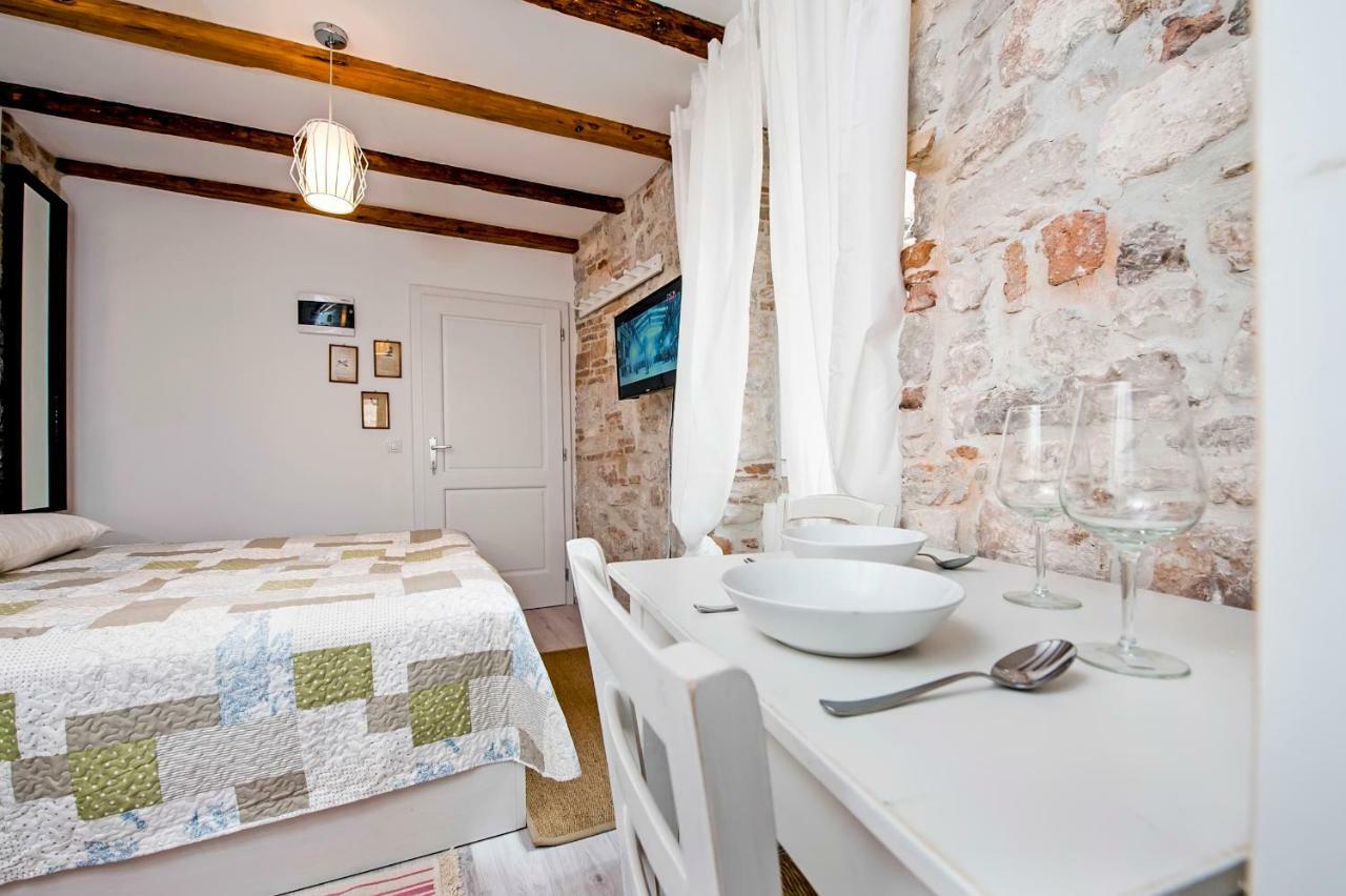 Apartment And Studio Ca' 3 Vie Rovinj Extérieur photo