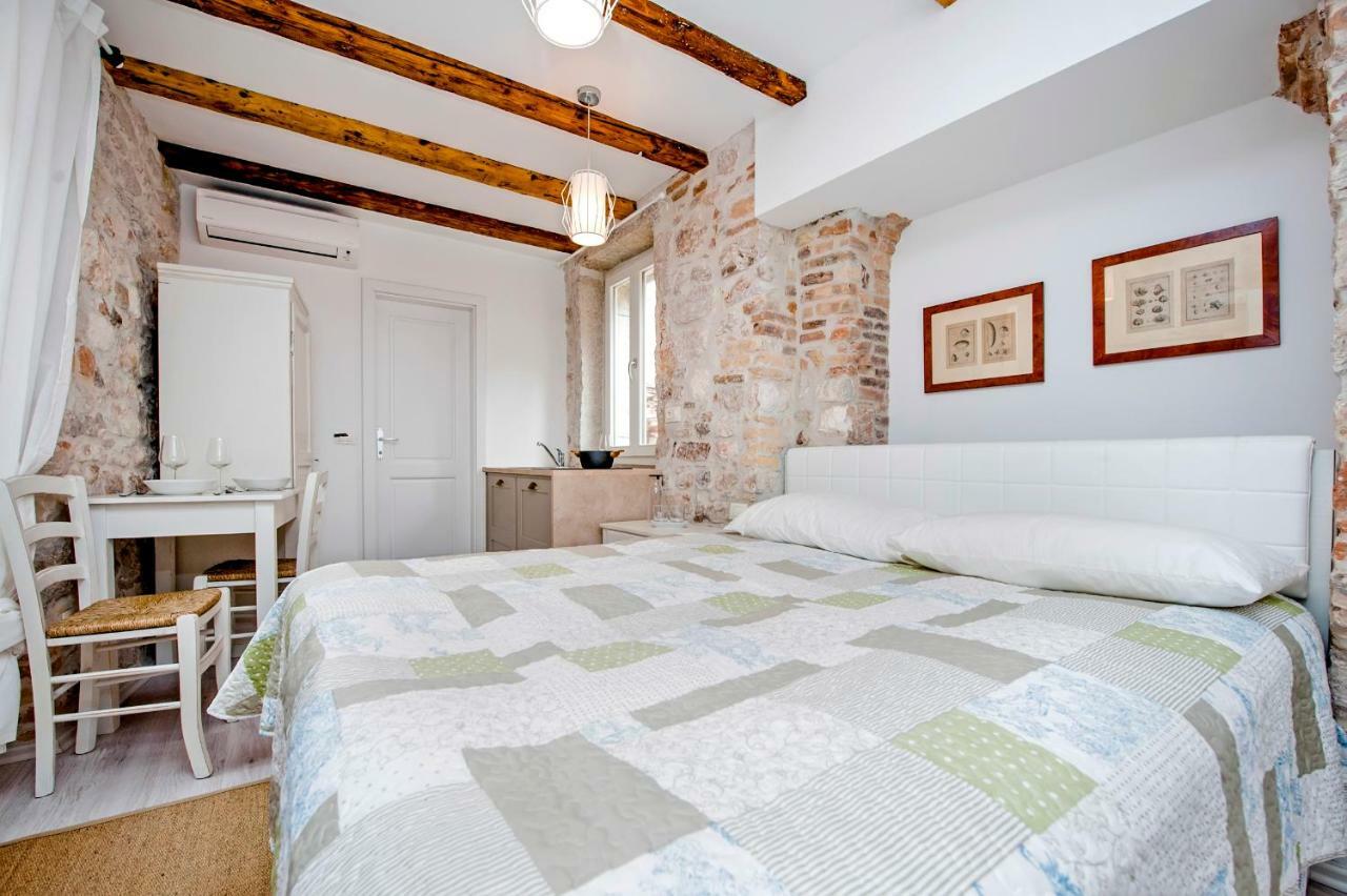 Apartment And Studio Ca' 3 Vie Rovinj Extérieur photo