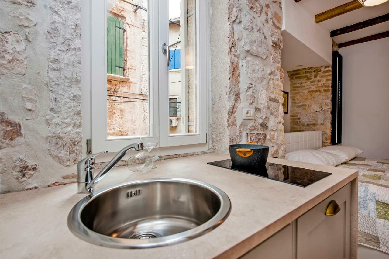 Apartment And Studio Ca' 3 Vie Rovinj Extérieur photo
