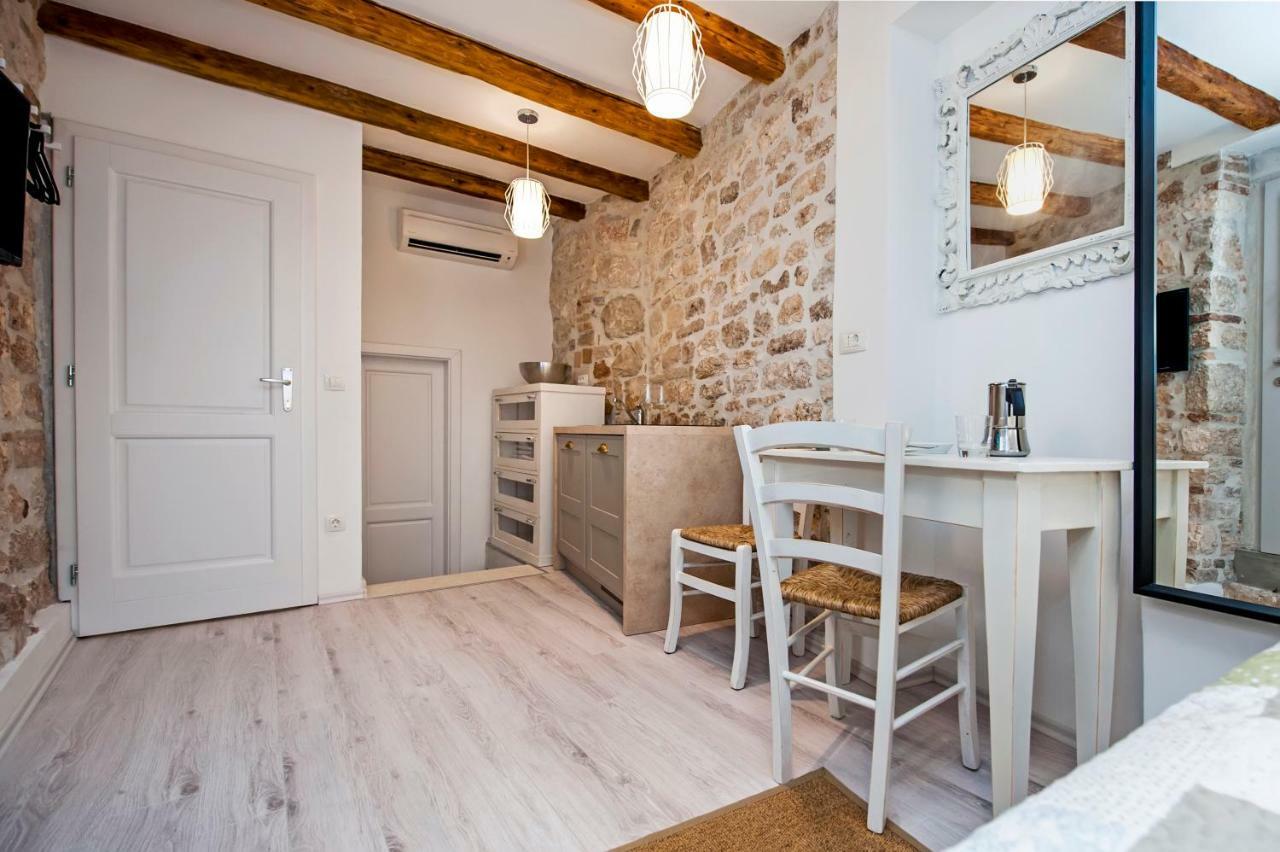 Apartment And Studio Ca' 3 Vie Rovinj Extérieur photo