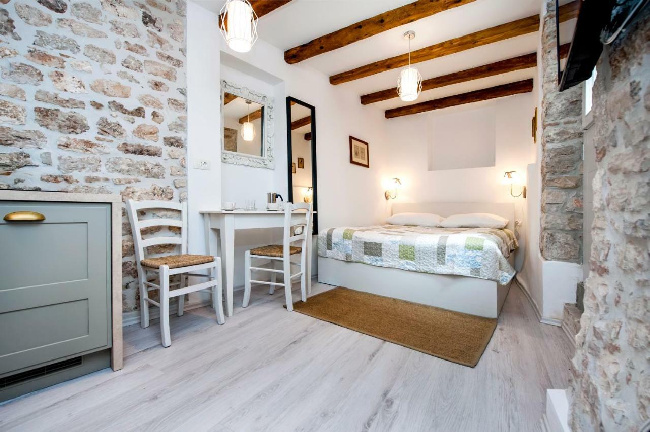 Apartment And Studio Ca' 3 Vie Rovinj Extérieur photo