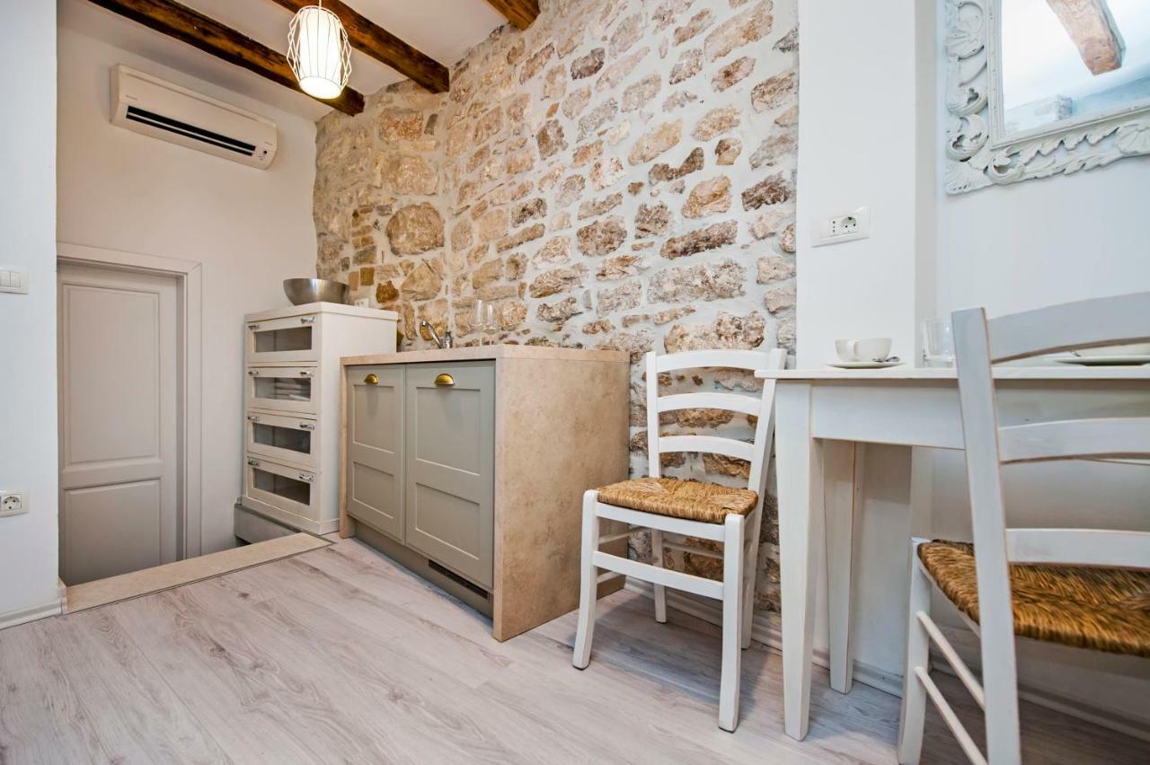Apartment And Studio Ca' 3 Vie Rovinj Extérieur photo